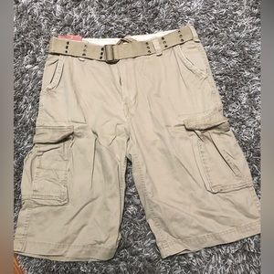Urban Pipeline Cargo Shorts with belt, NWT, size 40.